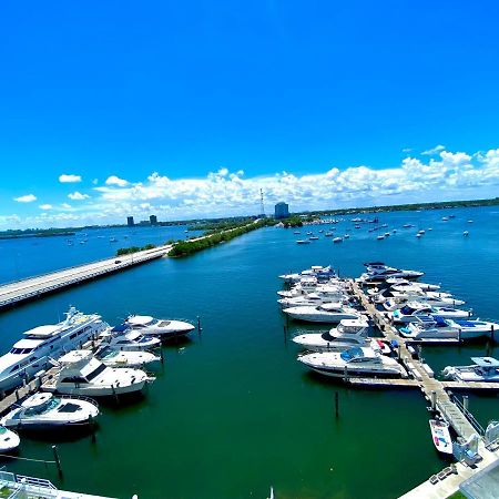 Premium Modern Waterfront Apartment With Miami Skyline View On The Bay 5 Mins Drive To Miami Beach With Free Parking Εξωτερικό φωτογραφία